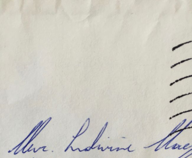 Een gepersonaliseerd rouwjuweel met een handschrift om dicht bij je te dragen en voor altijd te koesteren