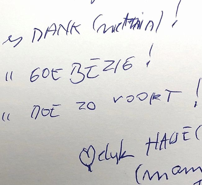 Een gepersonaliseerd rouwjuweel met een handschrift om dicht bij je te dragen en voor altijd te koesteren